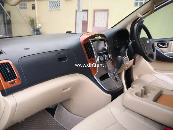 HYUNDAI H1 DELUXE 11 ที่นั่ง ปี 2015 ภูเก็ต HYUNDAI H1 DELUXE 11 ที่นั่ง ปี 2015